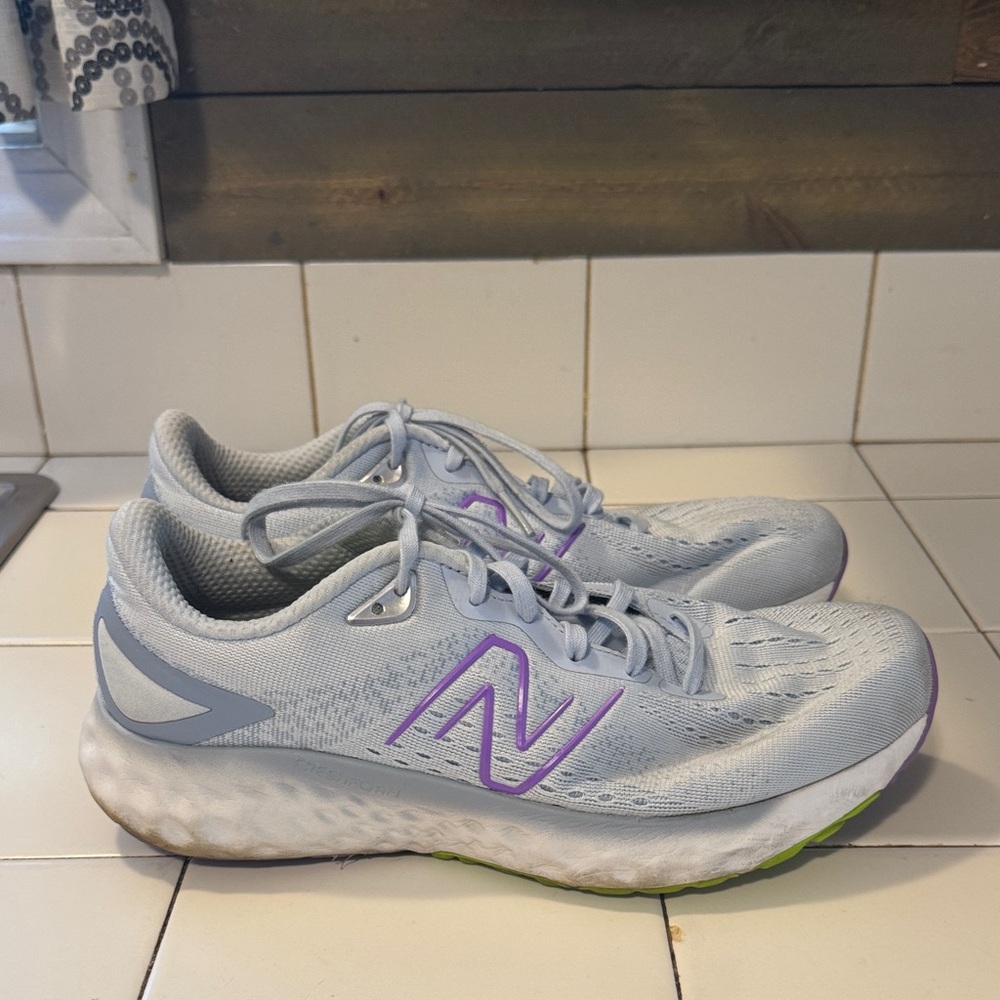New Balance Women's  Freshfoam EVOZ Light Blue & Lavender Running Shoes Size 9.5